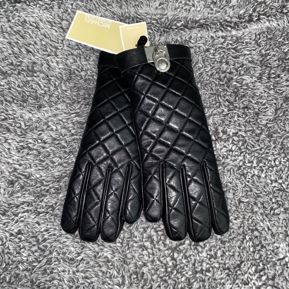 Michael Kors black winter gloves